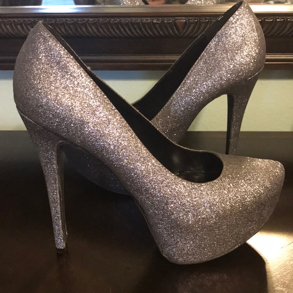 Size 10 Steve Madden Silver heels